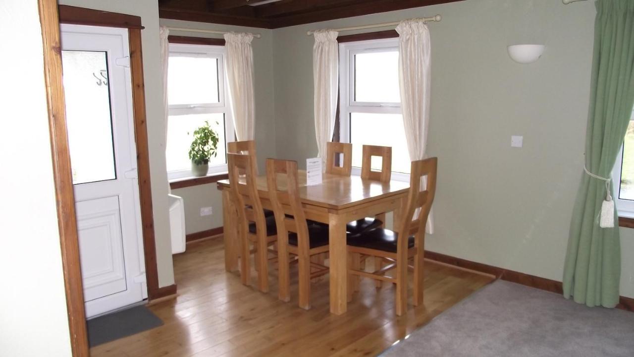 Craobh Marina Cottages Craobh Haven Ngoại thất bức ảnh