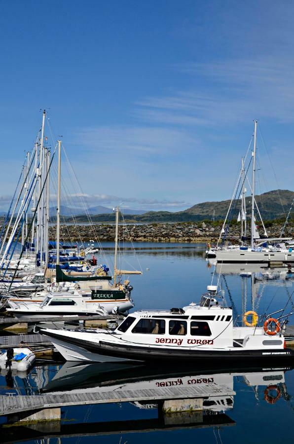 Craobh Marina Cottages Craobh Haven Ngoại thất bức ảnh